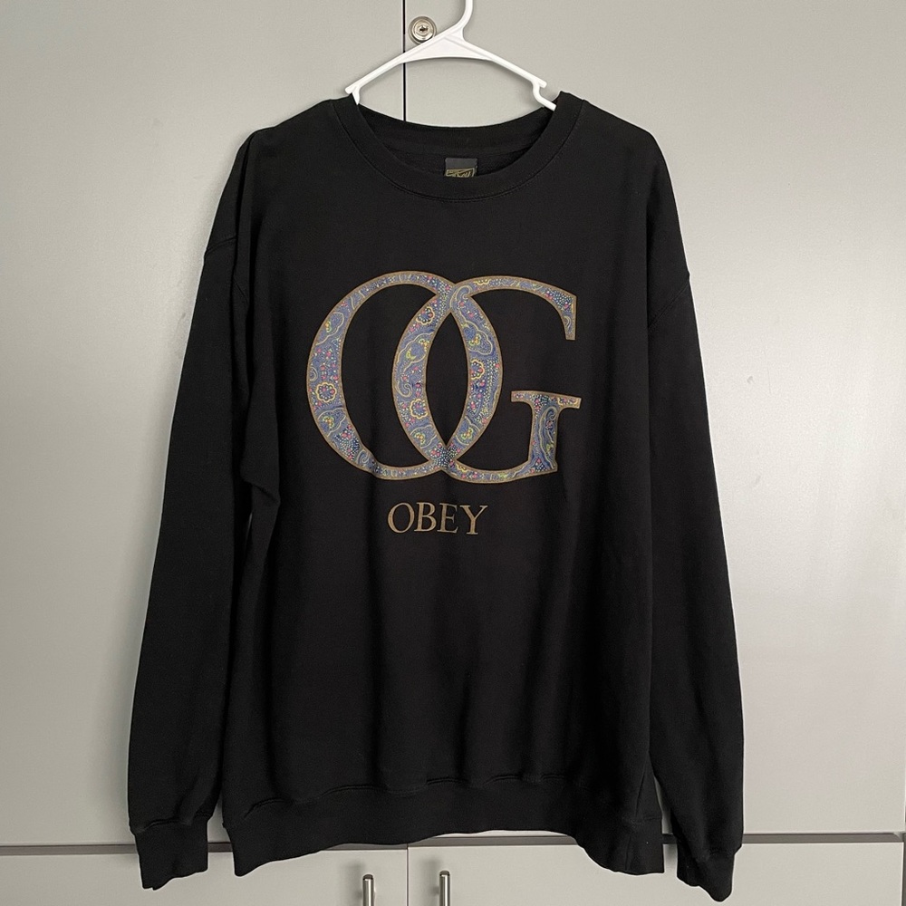 Obey crew neck sweatshirt